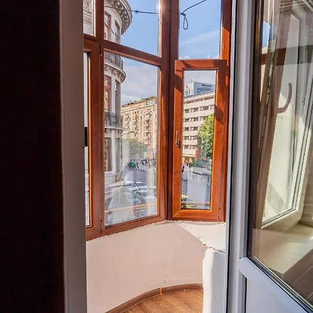 Apartment Xityscape Serenity Gateway To Bucharest's Heritage Bucharest